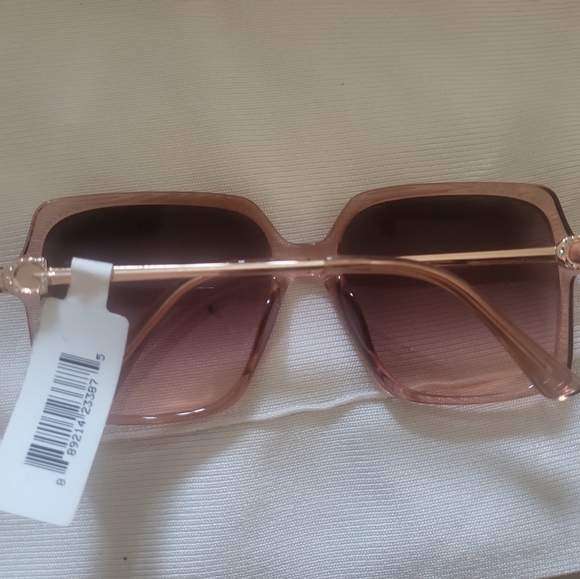 GUESS Pink Square Shaped Oversized Women's Sunglasses - Picture 3 of 5